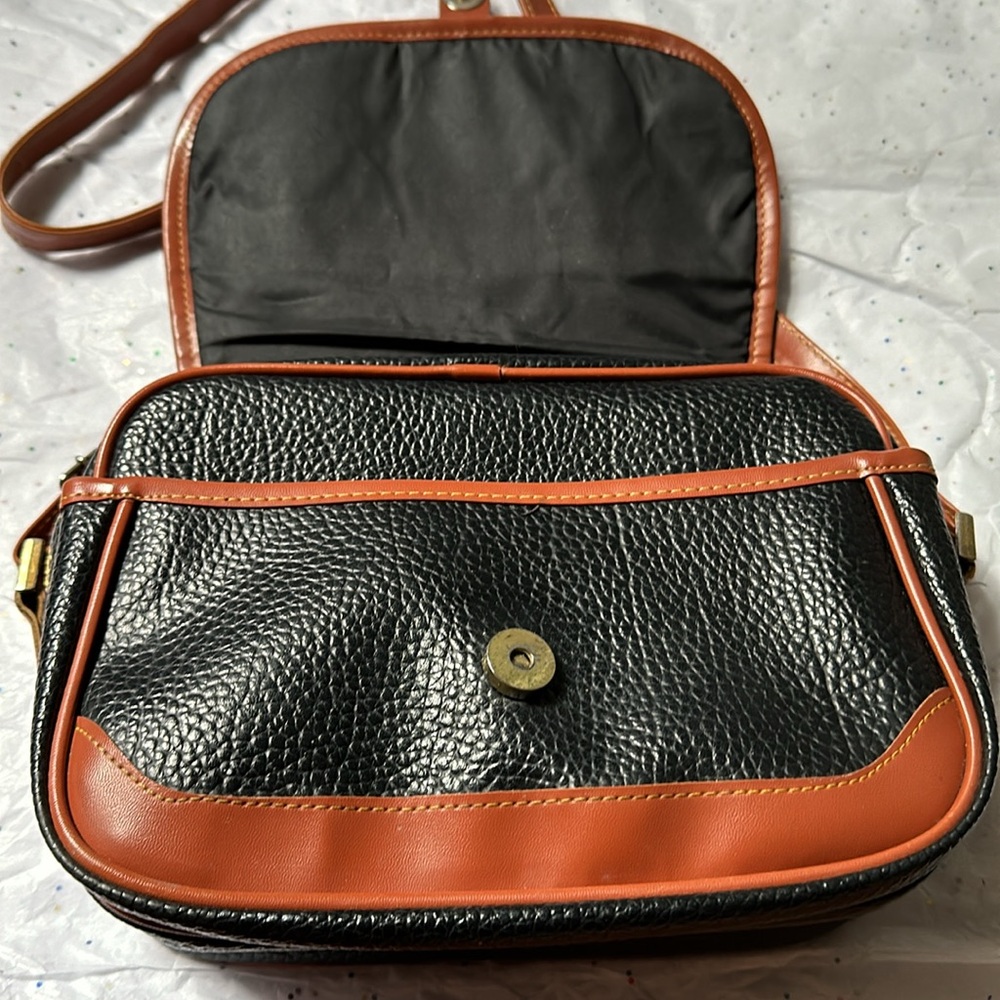 Dooney and bourke crossbody - Picture 4 of 5